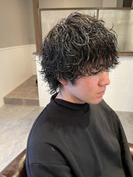 西本整髪 ツイストパーマ　ウルフ