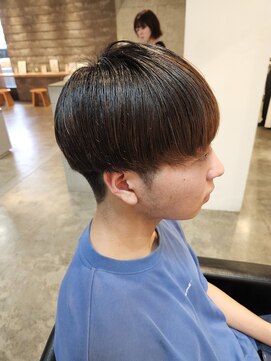 ニアウ 伊勢崎連取店(Niau) ナチュラル刈り上げショートマッシュニュアンスパーマメンズ