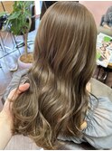くすみベージュカラー