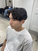 フィフス 栄(fifth)&nbsp;ツイストスパイラルパーマセンターパートツーブロックメンズ栄