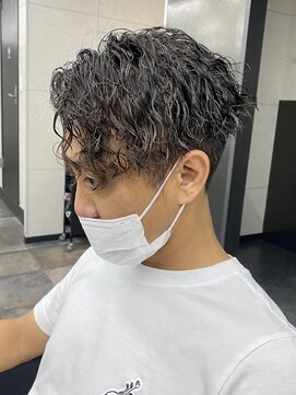 スターズ 柏(STARS) ツイストスパイラルパーマ　フェードカット　センターパート