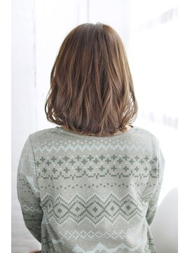 シュシュット(chouchoute) レイヤーカットウェットヘアデザインカラーオリーブベージュ/125