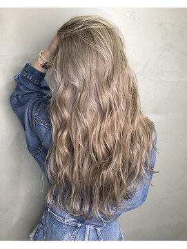 アルカナ 明治神宮前原宿(ARCANA) ミルクティーベージュ ホワイト ハイライト インナーカラー