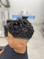 ヘアルームキムラ(HAIR ROOM KIMURA)&nbsp;アイロンパーマスキンフェードショートアップバング7:3パート