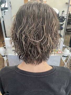 ビスクヘアデザイン(bisq hair design) パーマ　髪質改善　艶髪　ミディアムレイヤー　学割24
