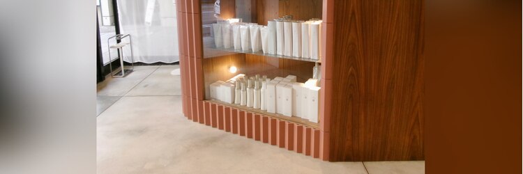 リタ(LITA)のサロンヘッダー