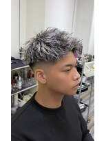アフューズバイストゥー(Vfuse by StueW)&nbsp;ホワイトメッシュ×ツイストパーマ×スキンフェード