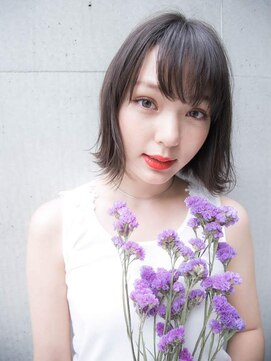 ルティア(Lutia) 斜めバング グレージュ 大人かわいい☆