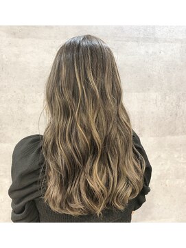 オリ(‘Oli) プラチナベージュハイライト