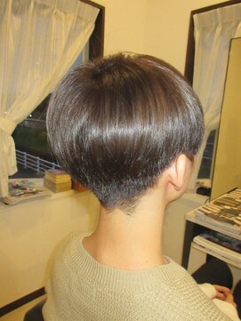 コア フィール ア デイ(COIFFURE A DAY) 【M3D見附今町】ダークシルバー