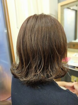キュウヘアー(KYUU HAIR) セミディ×ベージュカラー