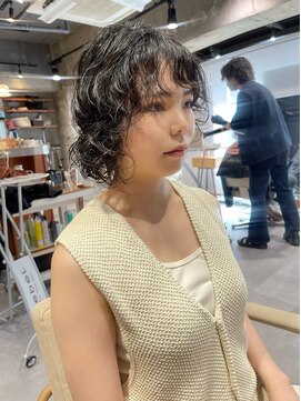 エッセ 大阪梅田茶屋町店(esse) 黒髪ウルフパーマ