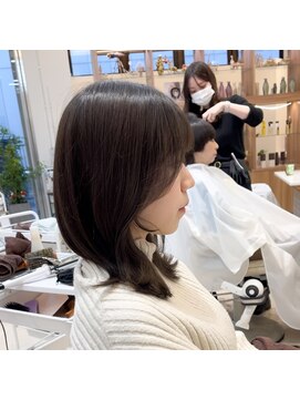 シュヴー 浦安店(CHEVEUX) ［千葉／浦安／三谷］◎小顔に魅せる顔周りカット◎