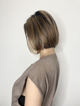 ゼンドットカラスマ(Zen.karasuma) バレイヤージュ×ボブ