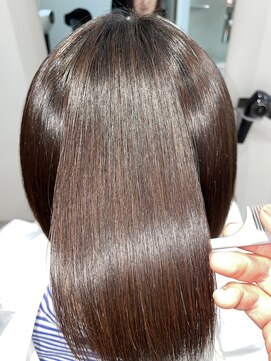 フク(FUKU) 縮毛矯正で手に入れる、自然で美しいストレートヘア