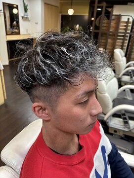 マモル(MAMORU) スペインカール×ホワイトメッシュ