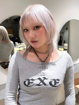 ローエ バイ デコ(Rohe by DECO) 【廣川】ホワイトシルバー/ウルフカット/ギザギザバング