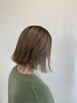 ジュリア(Giulia)&nbsp;透明感たっぷり♪グレーベージュ外ハネボブ！