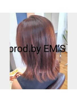ヘアーアンドエステ エムス(EM'S) バージン毛を生かしたストレートセミロング。似合わせカット