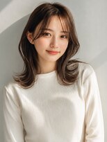 ロカ バイ ティアトロ ヘア サロン(ROCA by teatro hair salon)&nbsp;ミディアムレイヤー グレージュ 外ハネ 20代 髪質改善 艶髪