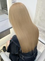 ダブルトーキョー シブヤ(W-TOKYO SHIBUYA)&nbsp;レイヤーカットハッシュカットハイトーンミルクティーベージュ