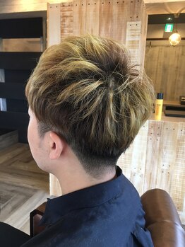 ヘアーサロンリーフ(Hair Salon Leaf)の写真/男性のお客様へ☆メンズカット￥3000☆シンプルだけどカッコいい！話しやすいスタイリストに何でも相談◎