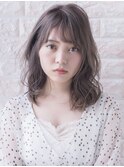 透明感たっぷりの大人かわいい鎖骨スタイル