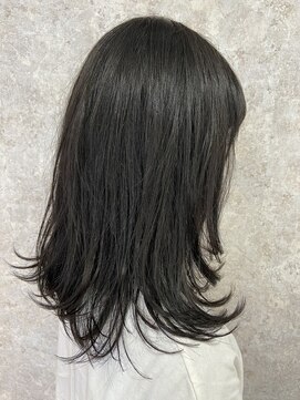 シュガービー(SUGAR-B) 【SUGAR-B】黒髪だけど軽めに見えるレイヤースタイル