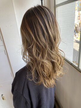 ヘアーエポック(hair epoque) ミルクティーグレージュ & 無造作外国人風ひし形シルエット☆