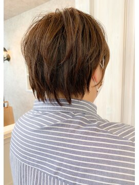 キャアリー(Caary) 福山ショートヘア人気Caary気になってたサイド刈り上げショート