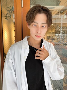 ルービック(Rubik's) 前下がりセンターパート/ツイストスパイラルパーマ