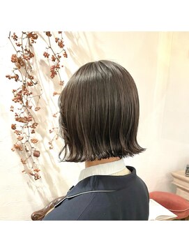 マウロア(MAULOA) “ぱつんとタイトボブ　くびれボブ”中西英美子