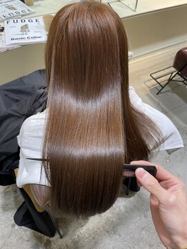 ロロ(ro-ro) 【恵比寿 ro-ro】ハイトーン、ハイダメージも潤艶髪