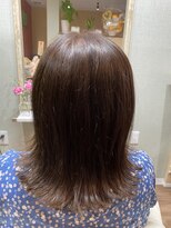 アノーマジック(Anneaux magiques)&nbsp;セミロングの外ハネスタイル