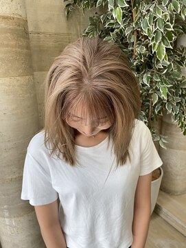リト(riTo) 10代20代/ミルクティーベージュ　ブリーチ/ミディアム
