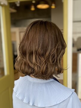 マシェリ(ma cherie) 春らしいベージュカラー