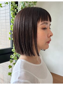 クベル(Kuvel) オトナの切りっぱなしボブ