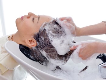 マームサロン(ma'am salon)の写真/美しい艶髪は健やかな頭皮から―。髪の艶感と潤いもUP！髪のお悩みを解消しながら日々の疲れを癒してくれる