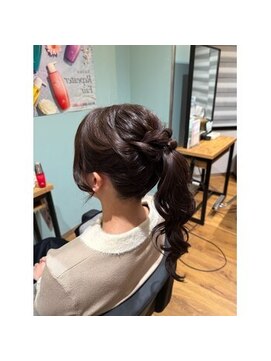 グランミーツ(Grand meets) ゆるふわポニーテール♪