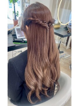 アーチバイケンジ(arch by kenje) ハーフアップアレンジ