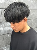 ヒュイル バイ ニアウ(Hwyl by Niau)&nbsp;メンズマッシュセンターパートスパイラルパーマニュアンスパーマ