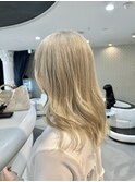 シルバーベージュブロンドハイトーンカラー