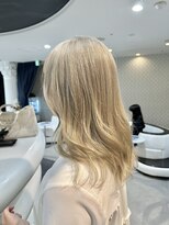 エアー 青山(AIR)&nbsp;シルバーベージュブロンドハイトーンカラー