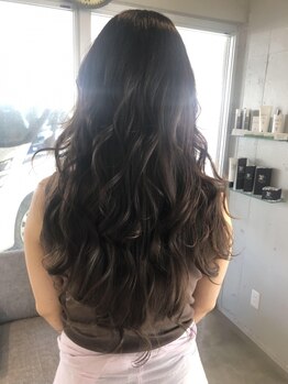 大人女性に似合う色味をご提案◎ダメージレスなカラー×高補修トリートメントで憧れの美髪へ導きます♪