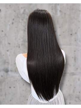 カットワークススリックバイフェローズ(CUT WORKS SLICK by fellows) パサつきを抑えてまとまる艶ロングストレート