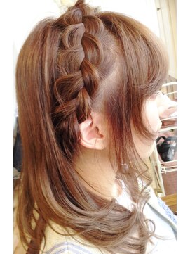 メルシー トータル ブランディング サロン(merci TOTAL BRANDING SALON) 簡単サイドカチューシャアレンジ☆