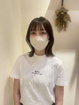 大人可愛いココアベージュグレージュカラーボブウルフ黒髪溝の口