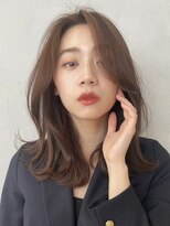 ノイ(noi)&nbsp;顔周りレイヤーカットくびれヘアミルクティーベージュカラー