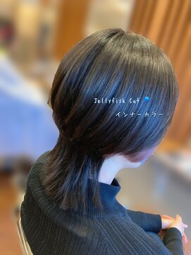 ピールアーク(peal ark) ウルフレイヤーくらげヘア小顔カット前髪ありインナーカラー