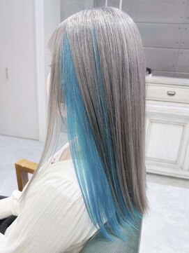 デイズ(days) ダブルカラーにインナーカラー/ホワイトアッシュにブルーカラー